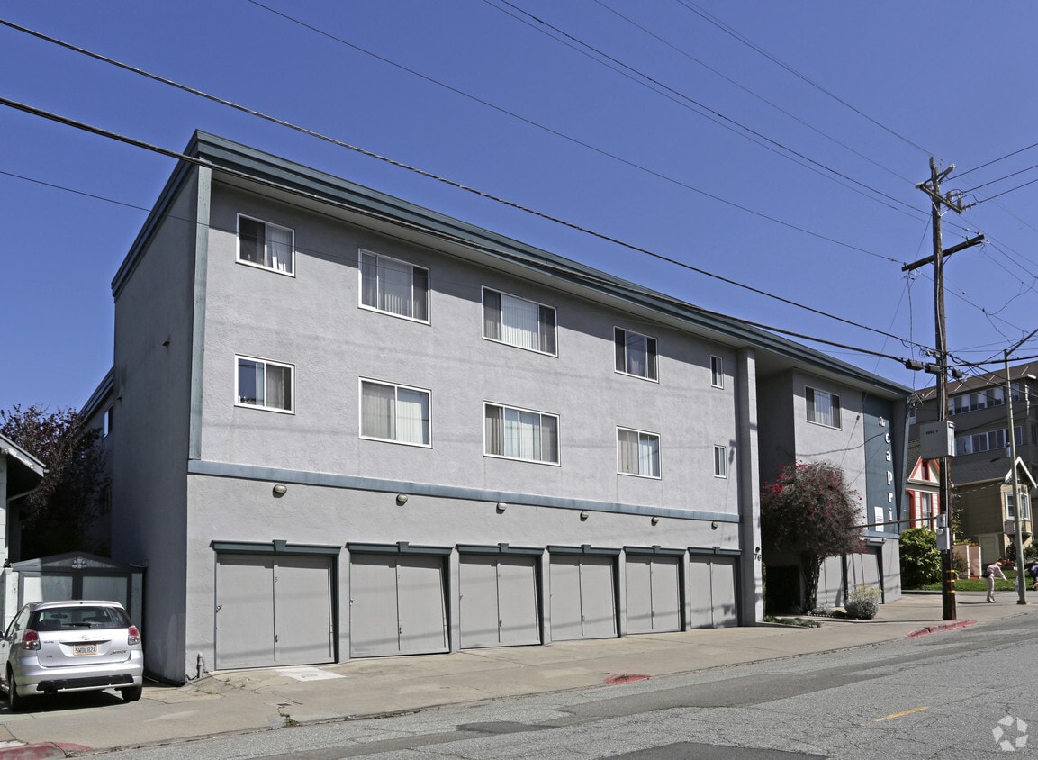 Building Photo - Capri Apartments