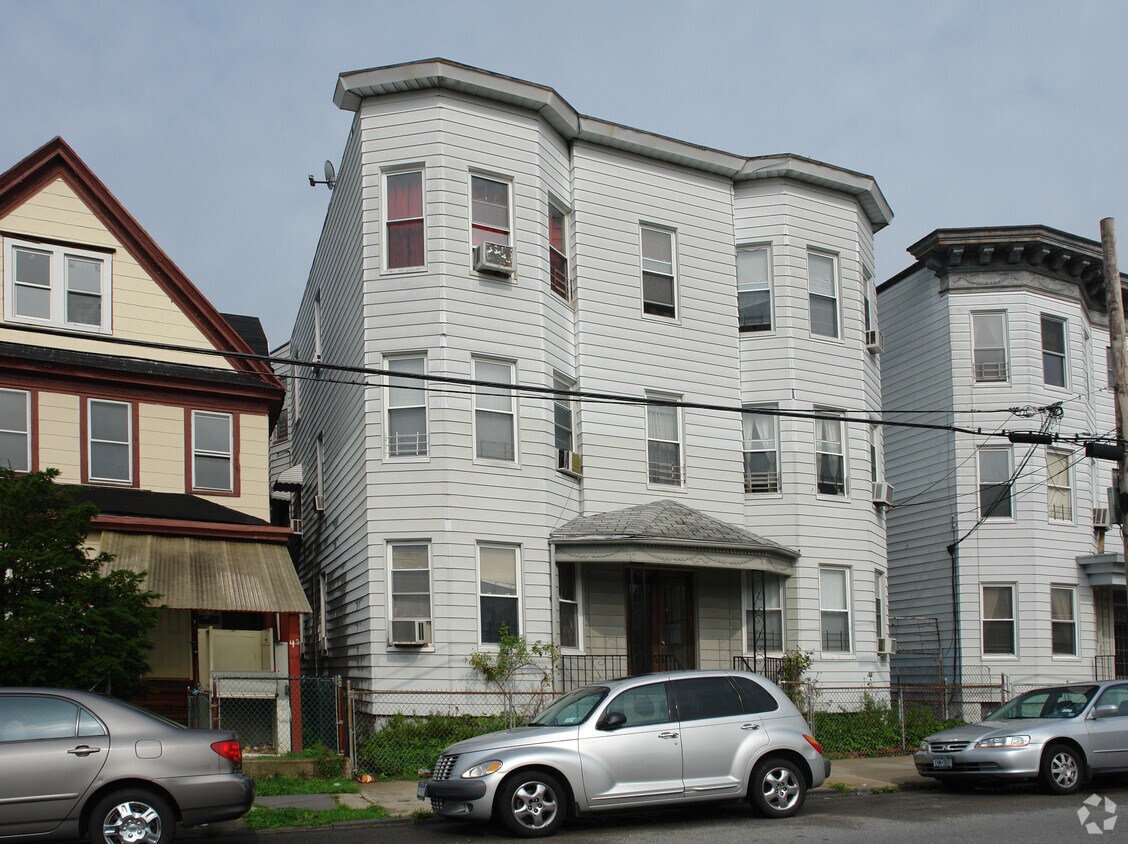 Building Photo - 49 Cedar Pl