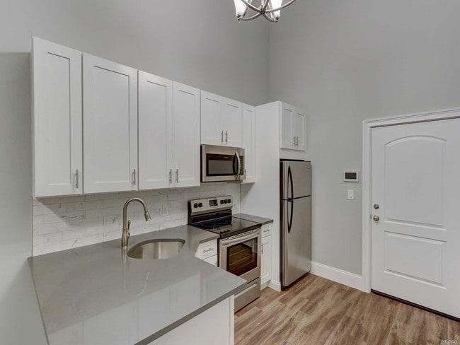 Foto del edificio - 101 Deer Park Ave