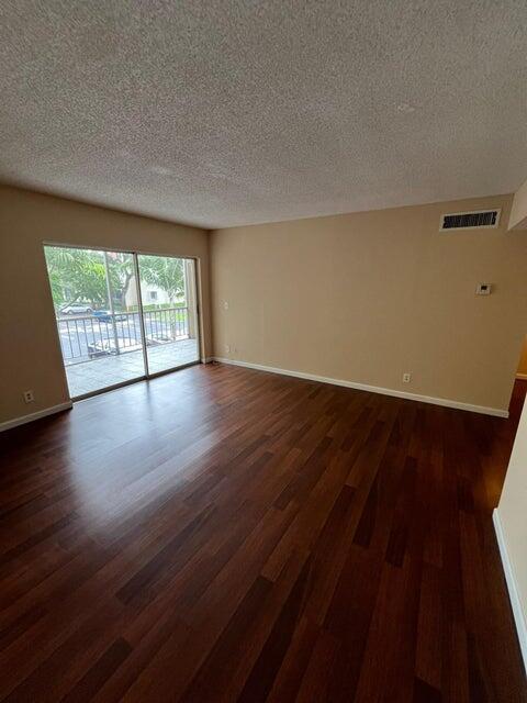 Foto principal - 632 NW 13th St