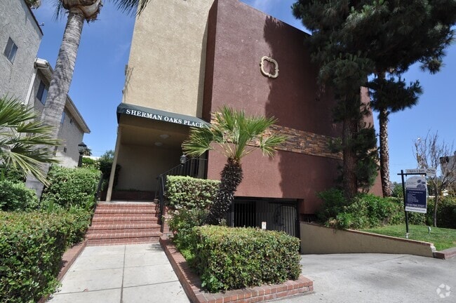 Building Photo - 4414 Woodman Ave