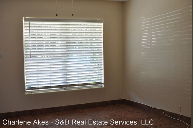 Building Photo - 3 br, 1 bath House - 5616 Lunn Rd
