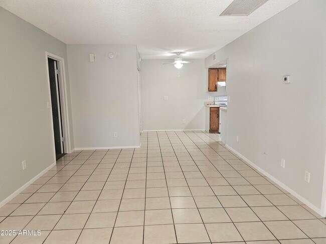 Foto del edificio - 876 S Nebraska St