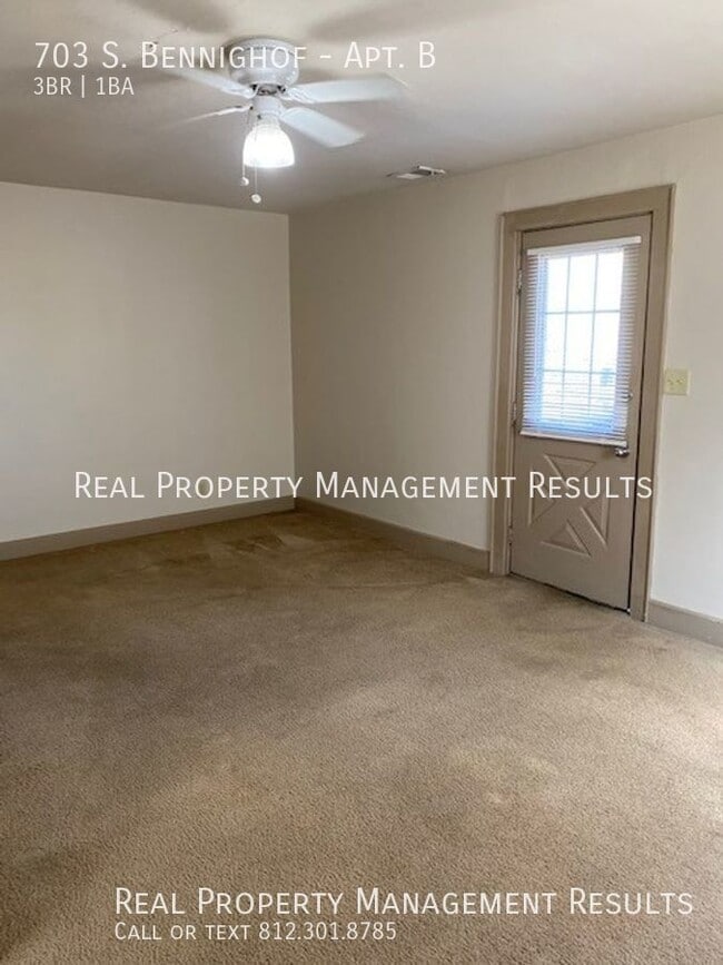 Building Photo - 3 Bedroom, 1 Bath Duplex Near University o...