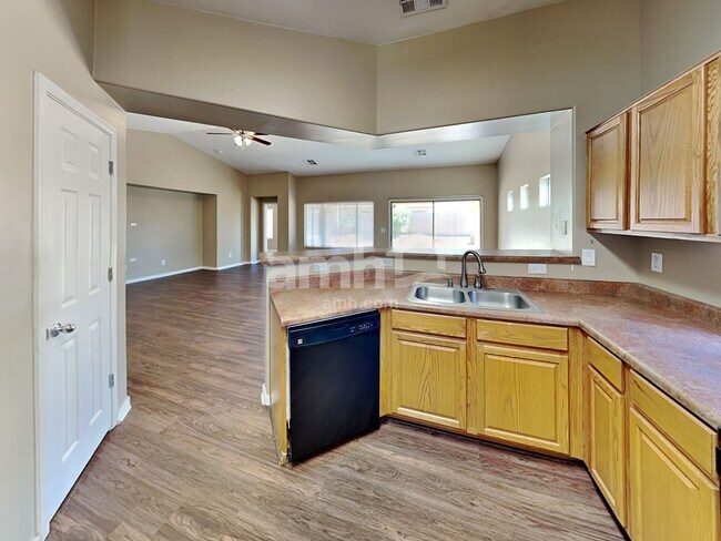 Foto del edificio - 2653 W Sunset Way