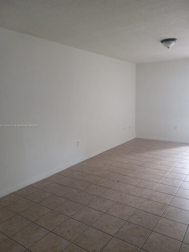 Foto del edificio - 1270 SE 31st Ct