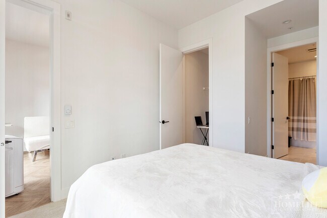 Building Photo - Stunning 1 Bed 1 Bath Condo at Parker by Mosaic Homes