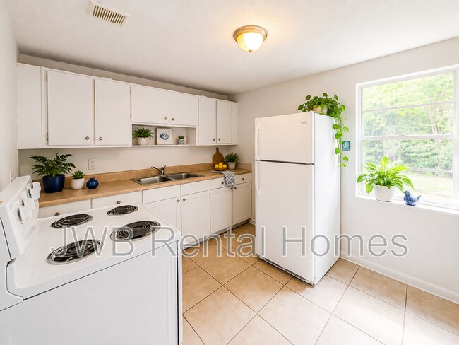 Foto del edificio - 5742 Newberg Ln