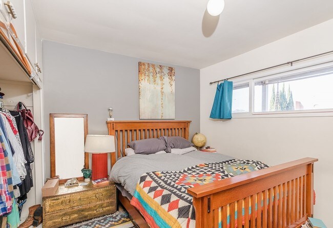 Interior Photo - 1037 Sanborn Ave