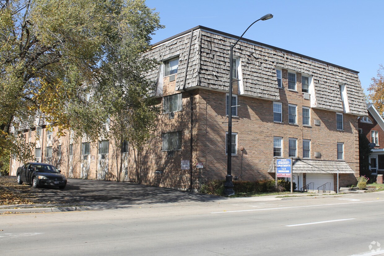 Primary Photo - Somerset Apartments