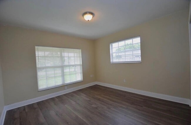 Building Photo - 1553 NW 158th Ave