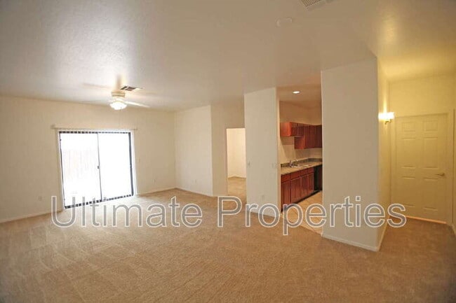 Building Photo - 1505 E Sahuaro Dr