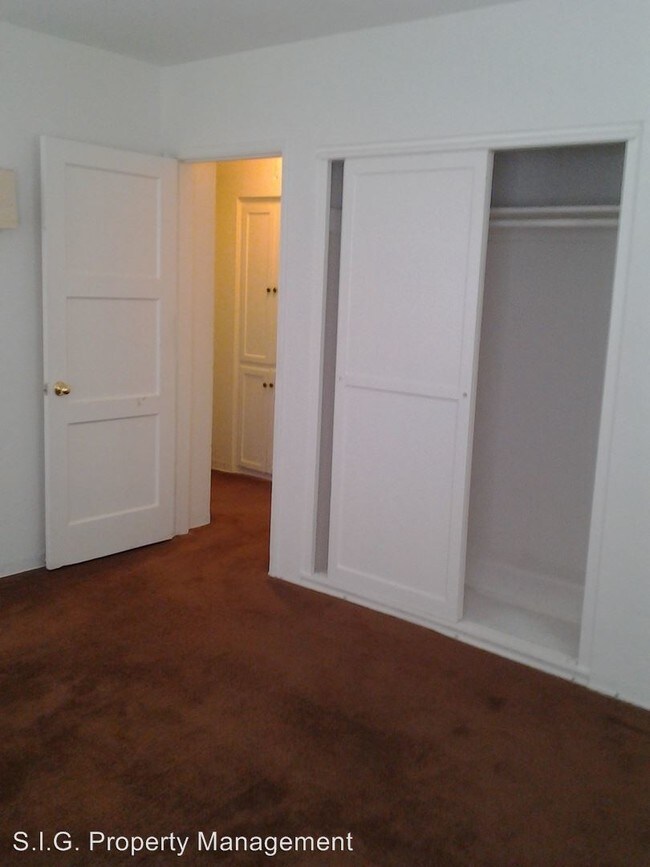 Building Photo - 1808 W Glenoaks Blvd