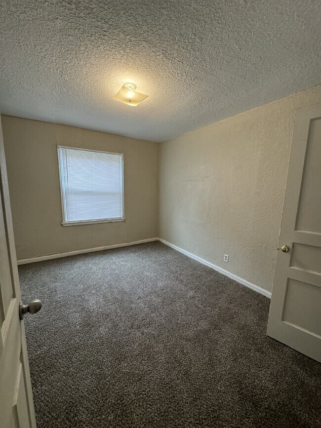 Foto del edificio - 828 S Water St