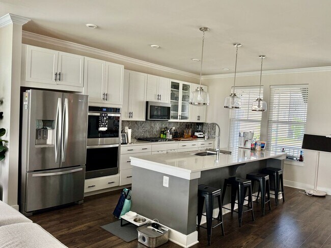 Foto del edificio - 1577 Sandpiper Bay Lp