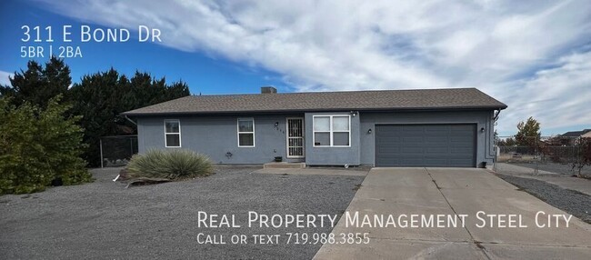 Building Photo - Spacious five bedroom in Pueblo West