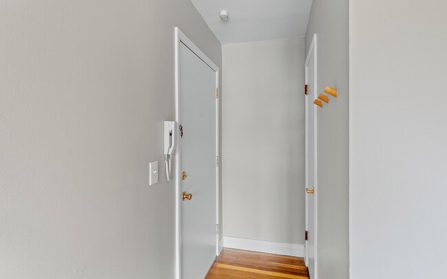 Amplio estudio The Flats at Wasson Way Entrada - The Flats at Wasson Way