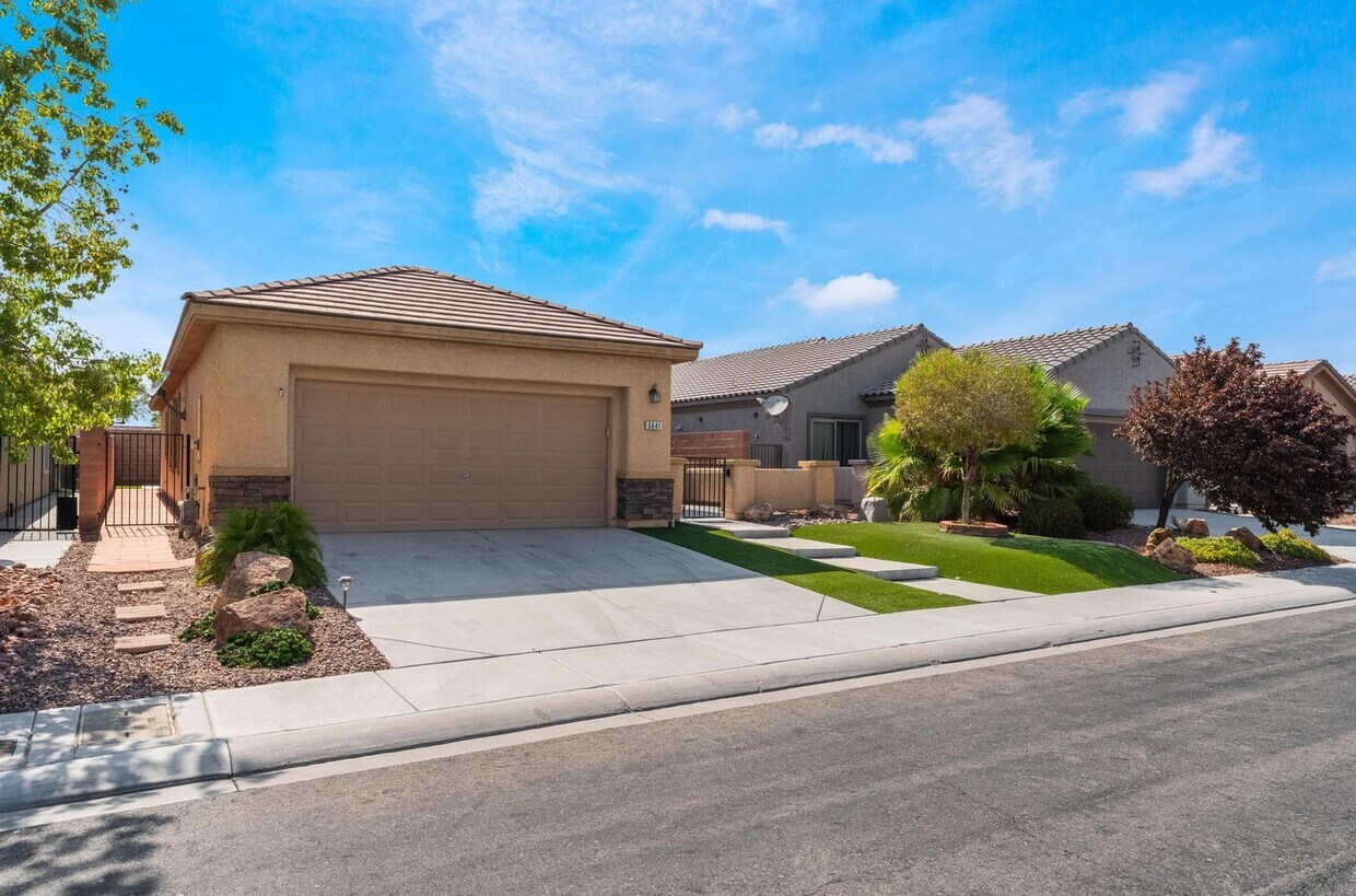 Primary Photo - 1-story home in the highly sought-after Al...