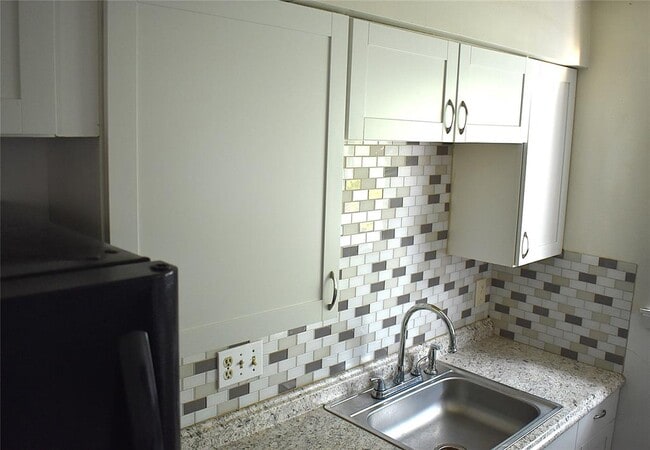 Building Photo - 1907 West Loop