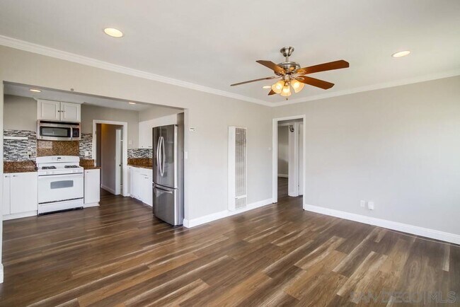Foto del edificio - 6327 Newsome Dr