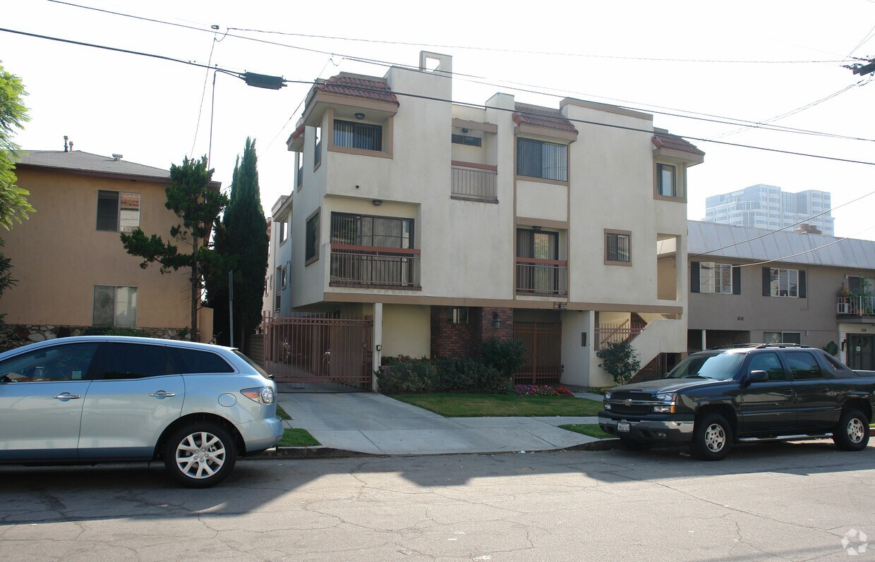 Primary Photo - 326 E Fairview Ave