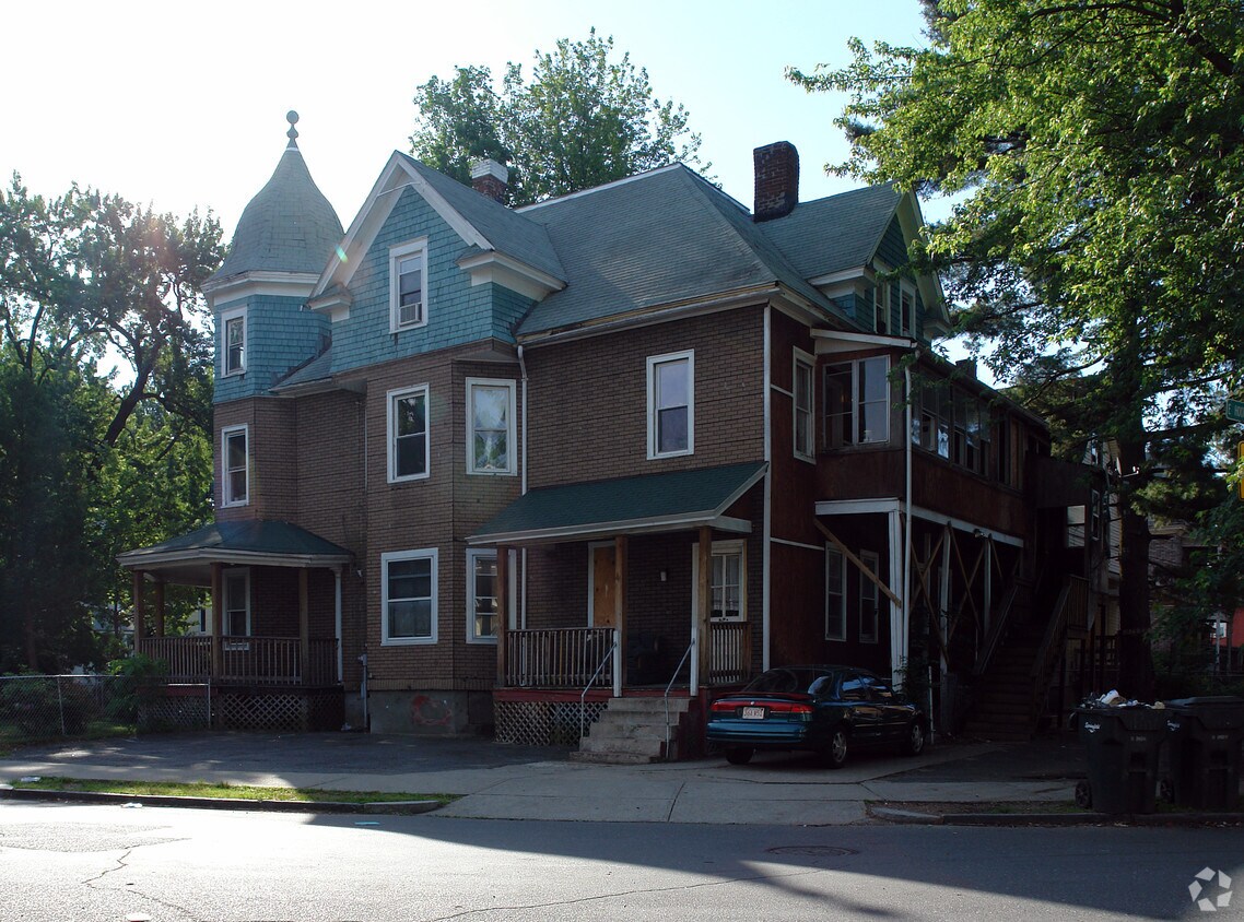 15341536 Dwight St, Springfield, MA 01107 Apartments in Springfield