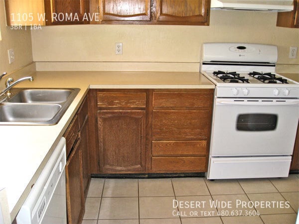 Photo - 1105 W Roma Ave House