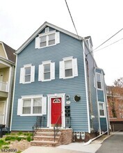 Building Photo - 111 Willow St