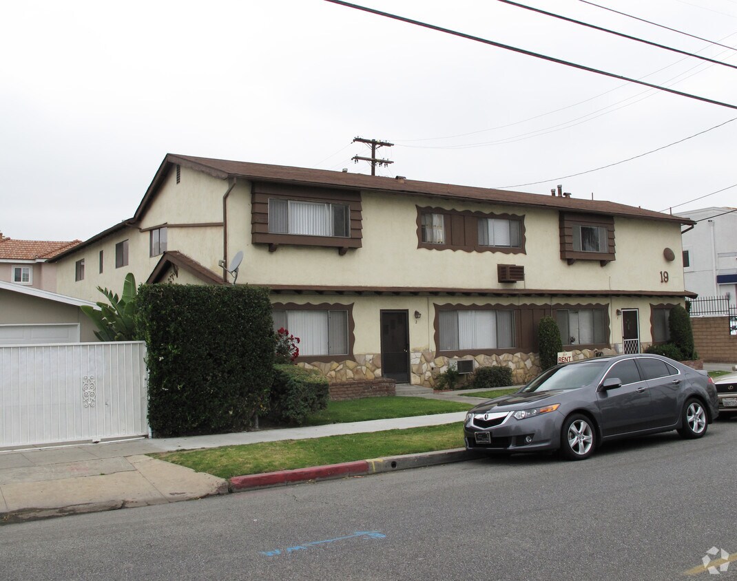 Primary Photo - 19 S Marengo Ave