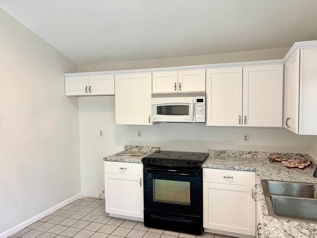 Foto del edificio - Remodeled 3bd 2ba ready for rent in Fox Hill neighborhood Aurora CO