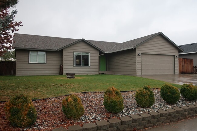 Building Photo - 2514 Aviation Dr