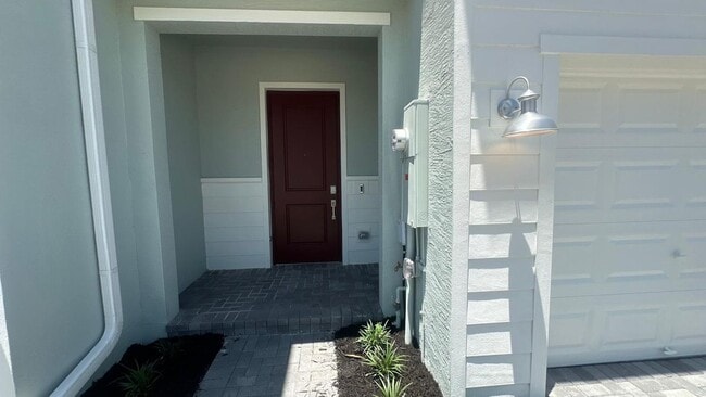 Building Photo - 553 Rivergrass St