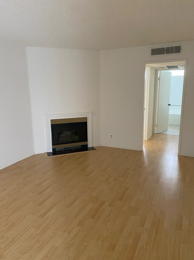 Building Photo - 3725 S Canfield Ave