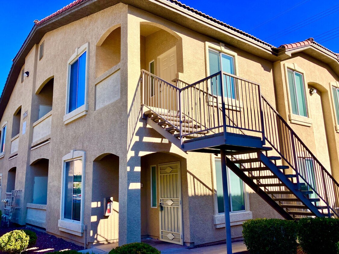 Foto principal - Cliff Shadows Condo near Lone Mountain