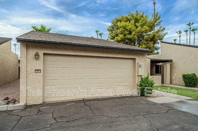 Building Photo - 2256 W Lindner Ave