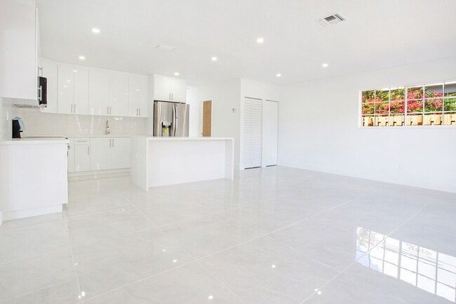 Foto del edificio - 17600 NE 2nd Ct