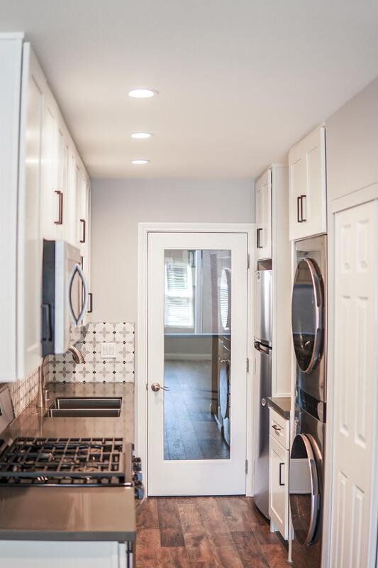 Building Photo - 1803 E Chevy Chase Dr #3