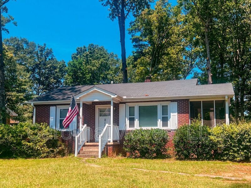 211 N Pliney Cir, Simpsonville, SC 29681 House Rental in Simpsonville