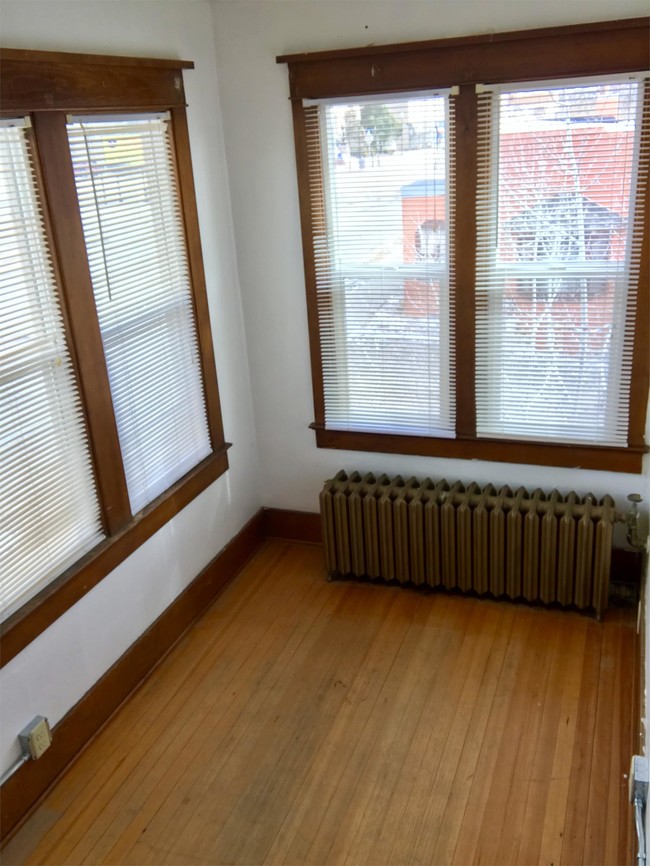 Foto del edificio - 618 W Cedar St