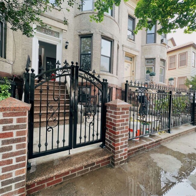 Building Photo - 534 Bay Ridge Pkwy