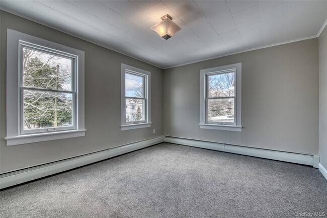 Building Photo - 220 5th Ave