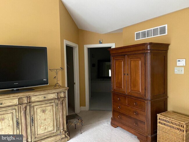 Building Photo - 112 Tanglewood Ln