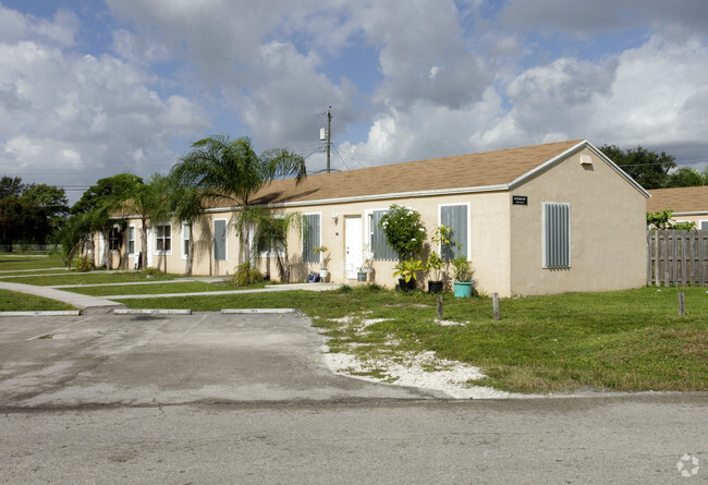 Building Photo - Opa Locka Apartments