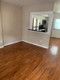 Foto principal - 824 N Capitol St