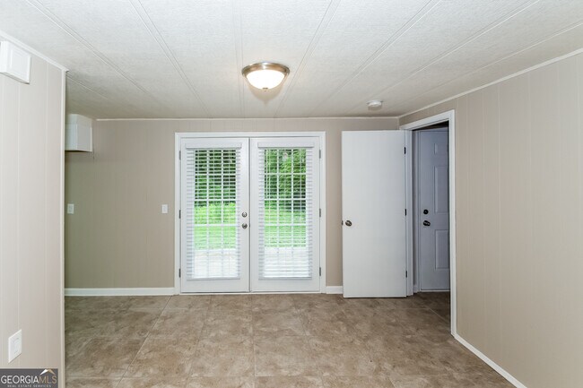 Building Photo - 1101 Adrian Cir SW