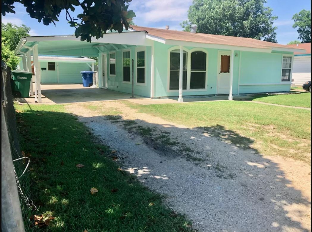 Primary Photo - 215 E Vestal Plz