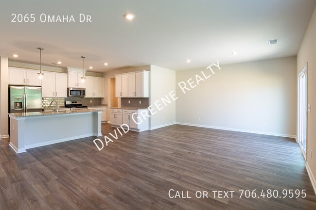 Building Photo - 2065 Omaha Dr