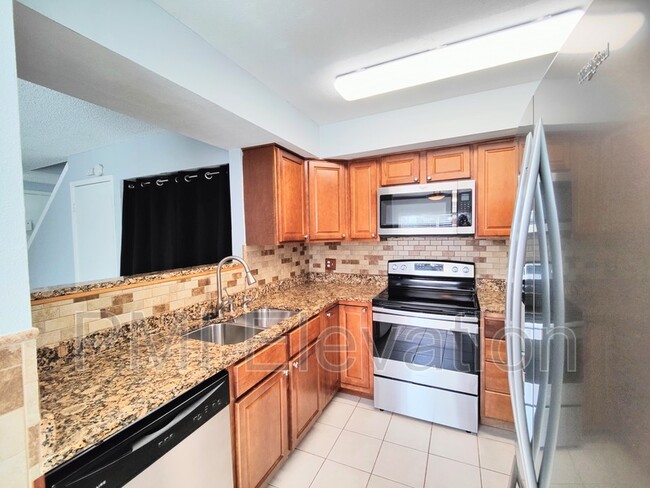 Building Photo - 2696 S Xanadu Way