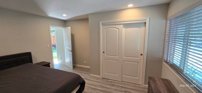 Building Photo - 503 Yorkshire Dr
