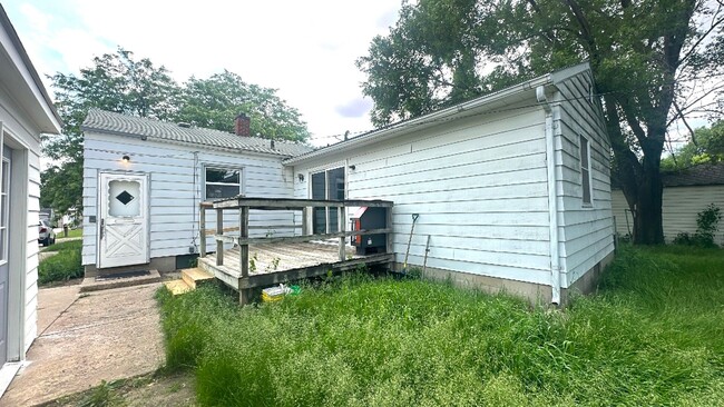 Building Photo - FOR RENT- Adorable 2 bed 1 bath in Washbur...